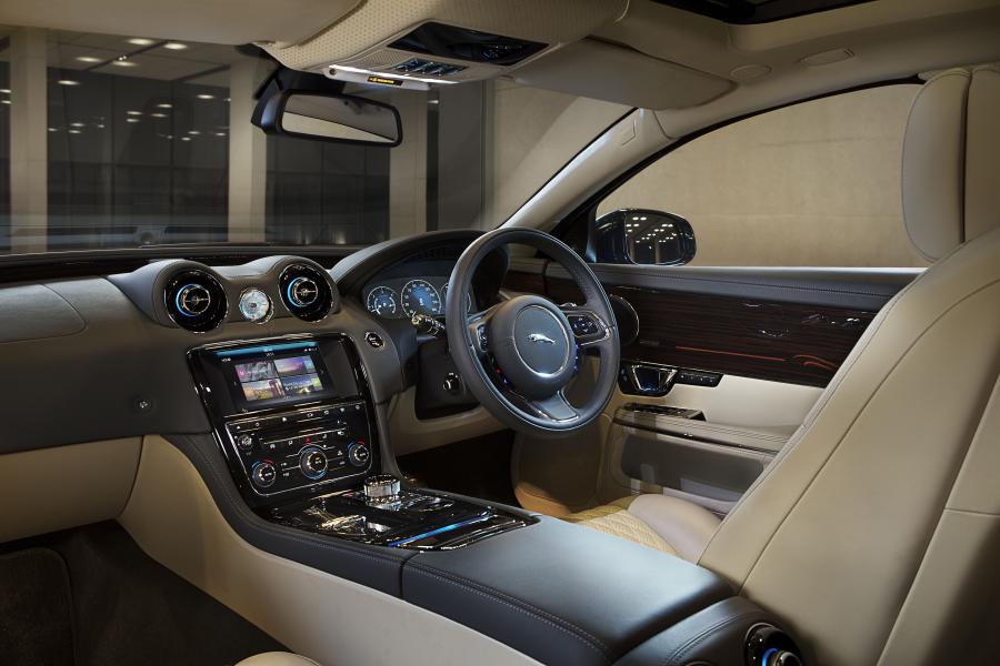  Jaguar XJ L Autobiography 2015 года  (фото 6 из 6)